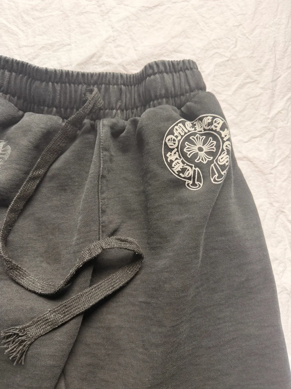 Chrome Hearts Black Cross Print Sweatpants - Picture 3 of 10